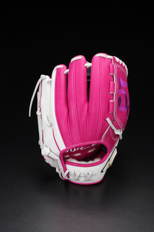 ドラゴンボールZ　軟式野球グラブ(フリーザ)　44,000円(税込)（C）バードスタジオ／集英社・東映アニメーション