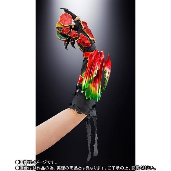 仮面ライダーオーズ」右腕に装着できる“アンク”登場 三浦涼介のセリフ