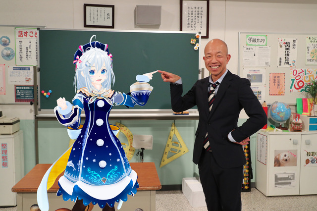 「超人女子戦士ガリベンガーV　ヒロイン危機一髪！筋肉＆妖怪大進撃！！」メインMC 電脳少女シロ＆バイきんぐ・小峠英二