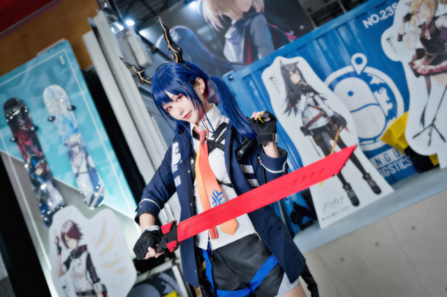 【コスプレ】「コミケ97」初日企業ブース美女レイヤーまとめ アズレン、アークナイツ…人気キャラ多数！【写真64枚】