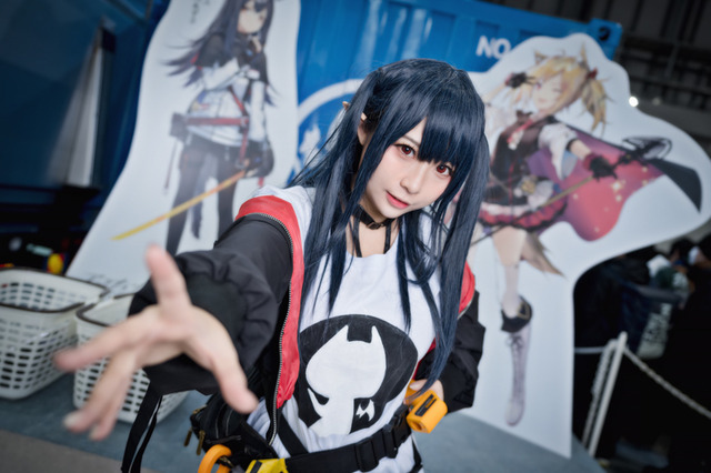 【コスプレ】「コミケ97」初日企業ブース美女レイヤーまとめ アズレン、アークナイツ…人気キャラ多数！【写真64枚】