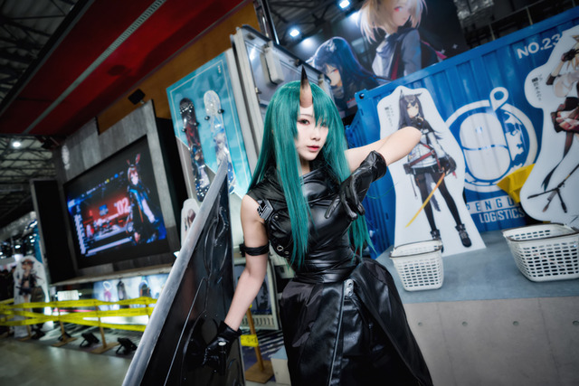 【コスプレ】「コミケ97」初日企業ブース美女レイヤーまとめ アズレン、アークナイツ…人気キャラ多数！【写真64枚】