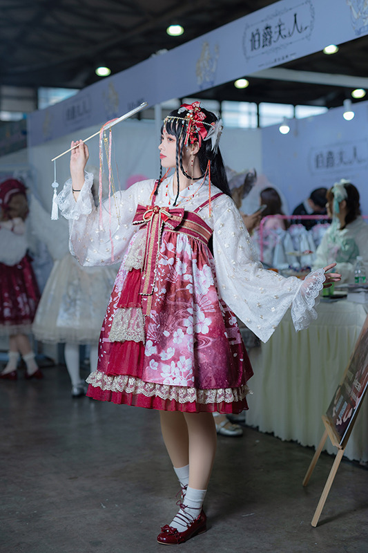 タバコが似合うアニメキャラといえば？／中国版コミケ、百花繚乱ロリータモデルまとめ：1月11日～13日記事まとめ