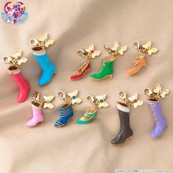 「美少女戦士セーラームーン　靴型アクセサリーチャーム」各2,750円（税込）（C）武内直子・PNP・東映アニメーション（C）Naoko Takeuchi
