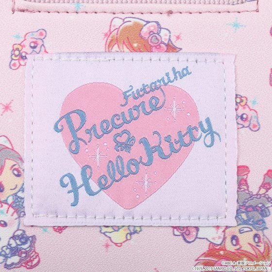 「ふたりはプリキュア×ハローキティ 総柄シリーズ」マルチポーチ：4840円（C）ABC-A・東映アニメーション （C）1976, 2019 SANRIO CO., LTD. TOKYO,JAPAN