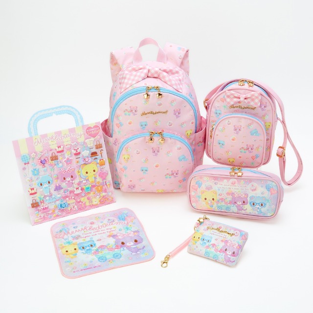 『ミュークルドリーミー』左上から時計回り、どこでもシールバッグ、リュック、ポシェット、ペンケース、パスケース、プチタオル（C）2017,2020 SANRIO CO.,LTD. ミュークルドリーミー製作委員会・テレビ東京