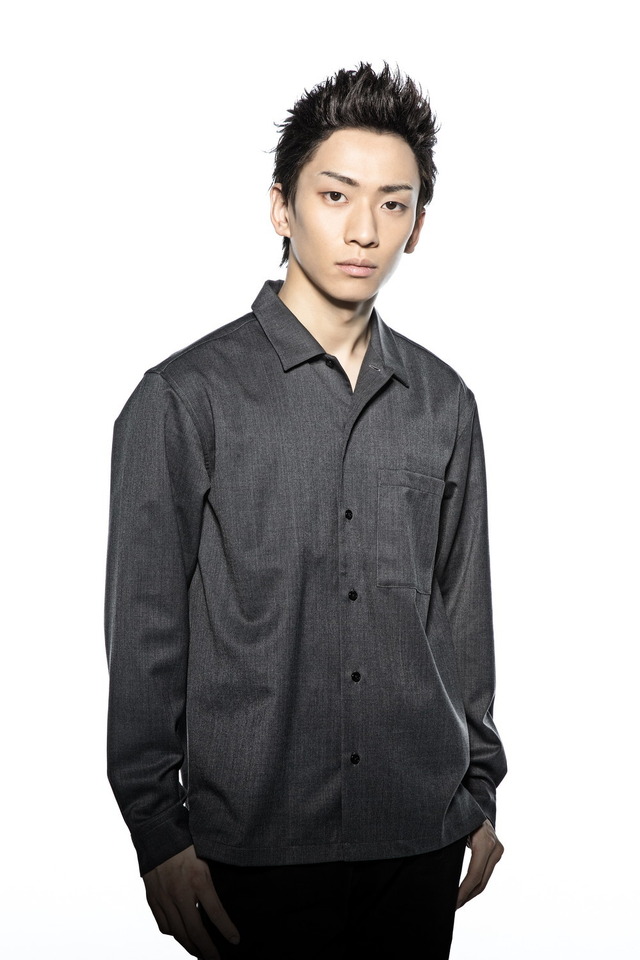 「舞台『デュラララ!!』～円首方足の章～」矢霧誠二（吉高志音）（C）成田良悟/KADOKAWA/舞台「デュラララ!!」製作委員会