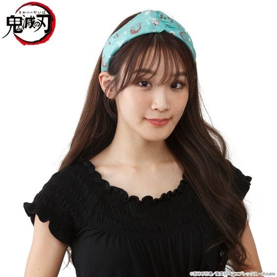 「鬼滅の刃　モチーフ総柄ヘアバンド」1,980円（税込）（C）吾峠呼世晴／集英社・アニプレックス・ufotable