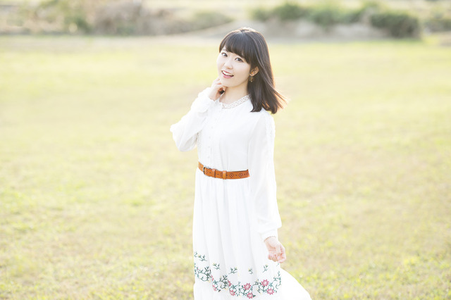 東山奈央（アーティスト写真）