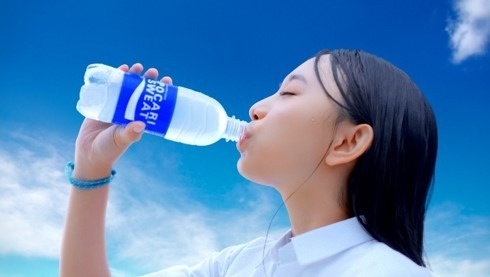 四宮義俊監督 ポカリスエットCM第2弾（C）PT. Amerta Indah Otsuka