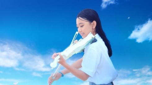 四宮義俊監督 ポカリスエットCM第2弾（C）PT. Amerta Indah Otsuka