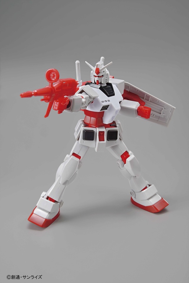 「ガンプラ 40 周年×ユニクロ ガンプラ特典付き UT」2020 年 3 月末発売予定、1,650 円（税 10%込）（C）創通・サンライズ