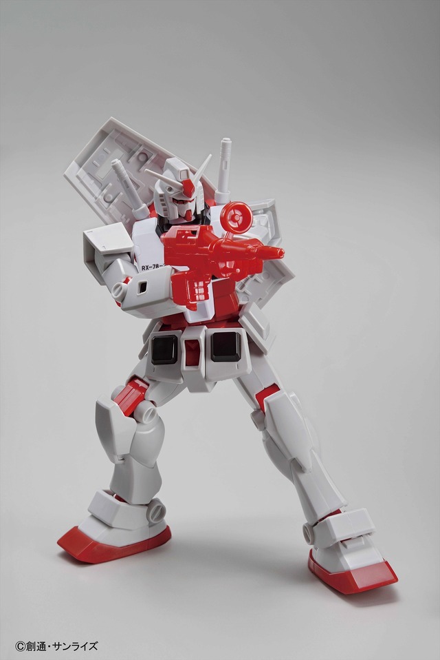 「ガンプラ 40 周年×ユニクロ ガンプラ特典付き UT」2020 年 3 月末発売予定、1,650 円（税 10%込）（C）創通・サンライズ