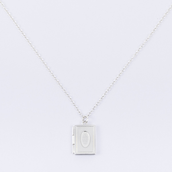 『遊☆戯☆王デュエルモンスターズ』コラボレーションネックレス 海馬瀬人モデル  各10,800円(税別)（C）高橋和希 スタジオ・ダイス／集英社・テレビ東京・ＮＡＳ