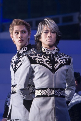 【左から】フリッツ・ヨーゼフ・ビッテンフェルト役　小谷嘉一, パウル・フォン・オーベルシュタイン役　貴水博之