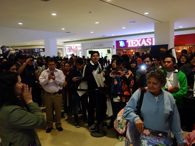 メキシコで大歓迎！（C）ANOHANA PROJECT