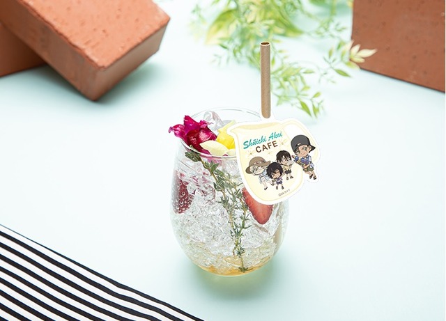 【赤井秀一カフェ（さざ波編）】「我が国が誇るフラワーコーディアル」790円（C）青山剛昌／小学館・読売テレビ・TMS 1996（C）2020 青山剛昌／名探偵コナン製作委員会