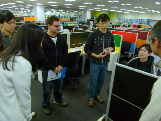 プロダクション・デザイナーの田中直哉とキャラクターデザイナーの森山佑樹氏（右2名）