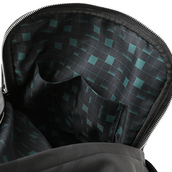 『鬼滅の刃』×SuperGroupies 炭治郎モデル バッグ 14,000円(税別) （C）吾峠呼世晴／集英社・アニプレックス・ufotable