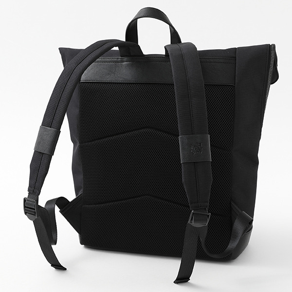 『鬼滅の刃』×SuperGroupies 義勇モデル バッグ 14,000円(税別) （C）吾峠呼世晴／集英社・アニプレックス・ufotable