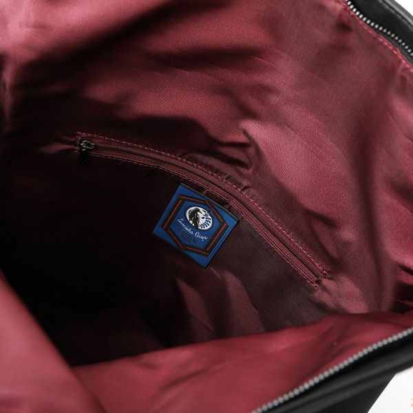 『鬼滅の刃』×SuperGroupies 義勇モデル バッグ 14,000円(税別) （C）吾峠呼世晴／集英社・アニプレックス・ufotable