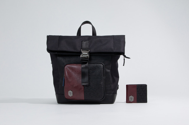 『鬼滅の刃』×SuperGroupies 義勇モデル バッグ、財布 イメージ （C）吾峠呼世晴／集英社・アニプレックス・ufotable