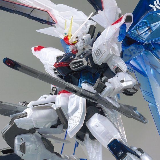 「MG 1/100 ガンダムベース限定 フリーダムガンダムVer.2.0」4,950円（税込）（C）創通・サンライズ