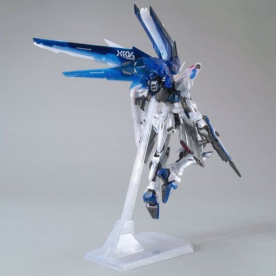 「MG 1/100 ガンダムベース限定 フリーダムガンダムVer.2.0」4,950円（税込）（C）創通・サンライズ