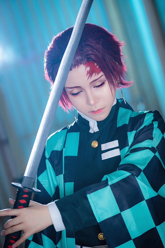 【コスプレ】「鬼滅の刃」竈門炭治郎と禰豆子の美麗レイヤー、“哀しき兄妹の物語”に挑戦【写真36枚】