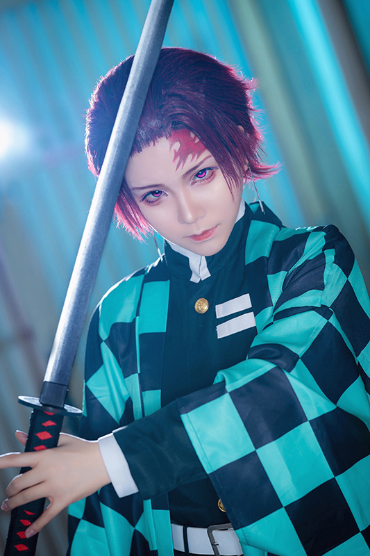 【コスプレ】「鬼滅の刃」竈門炭治郎と禰豆子の美麗レイヤー、“哀しき兄妹の物語”に挑戦【写真36枚】