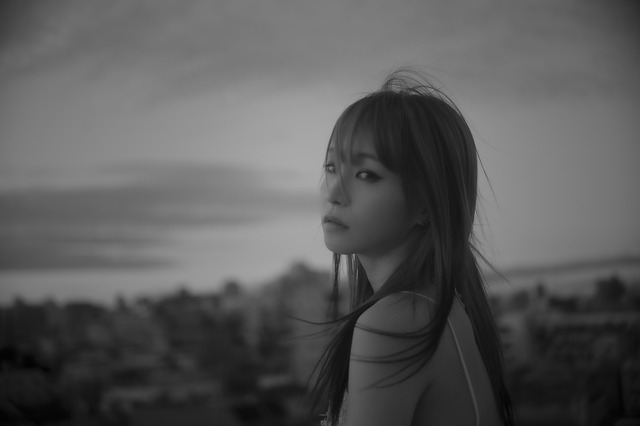 「LiSA」アーティスト写真（C）SACRA MUSIC All Rights Reserved.（C）2001 Sony Music Solutions Inc.