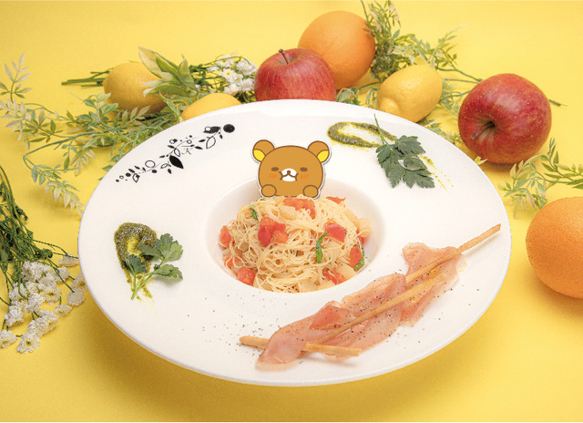 『リラックマのまくまくフルーツカフェ』ひんやり！ももとトマトの冷製パスタ　1,690円（税抜）（C） 2020 San-X Co., Ltd. All Rights Reserved.