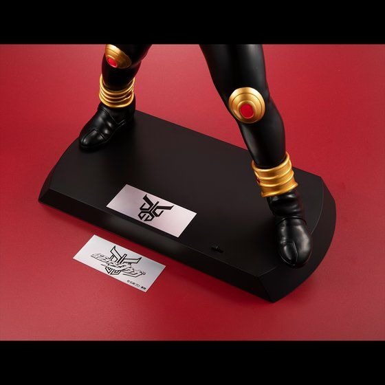 「Ultimate Article 仮面ライダークウガ マイティフォーム」30,800円（税込）（C）石森プロ・東映