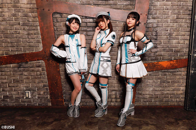 「ロストディケイド& D4DJ Groovy Mix Presents ONLINE LIVE」Photon Maiden　Photo：福岡 諒祠（C）bushiroad All Rights Reserved. （C） Donuts Co. Ltd. All rights reserved. Copyright （C） 群馬電機株式会社 All Rights Reserved.（C） RASTAR GAMES （HK）CO.,LIMITED ALL RIGHTS RESERVED