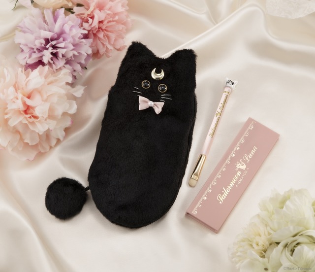 2020年度会員特典「なかよし全員サービス ルナのペンケース復刻風コスメ」（C） Naoko Takeuchi