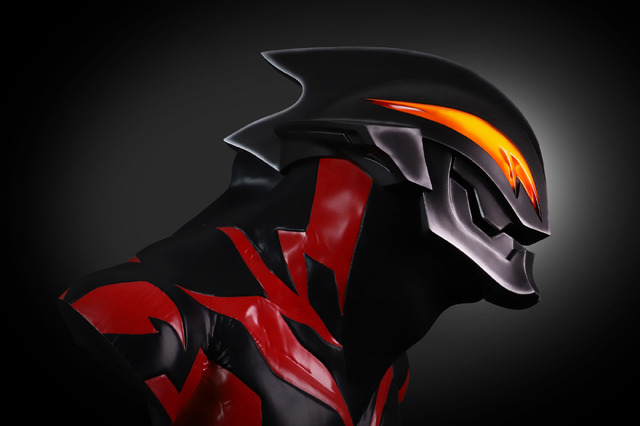 「ULTRAMAN ARCHIVES CLASSIC ARTS SUIT SIZE BUST ウルトラマンベリアル」198,000円(税抜) （C）TSUBURAYA PRODUCTIONS