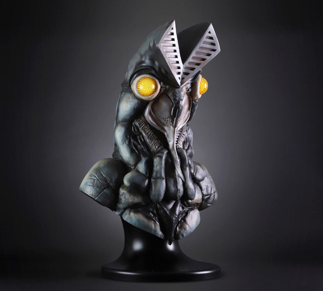 「ULTRAMAN ARCHIVES CLASSIC ARTS SUIT SIZE BUST バルタン星人」220,000円(税抜)（C）TSUBURAYA PRODUCTIONS