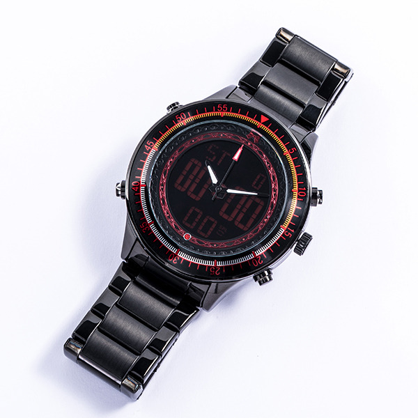 佐久間まゆモデル 腕時計 19,800円(税別)（C）BANDAI NAMCO Entertainment Inc.