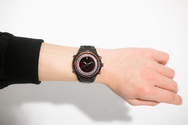 佐久間まゆモデル 腕時計 19,800円(税別)（C）BANDAI NAMCO Entertainment Inc.