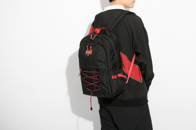 佐久間まゆモデル バッグ 15,000円(税別)（C）BANDAI NAMCO Entertainment Inc.