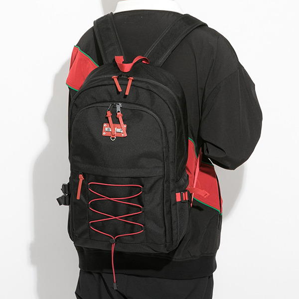 佐久間まゆモデル バッグ 15,000円(税別)（C）BANDAI NAMCO Entertainment Inc.