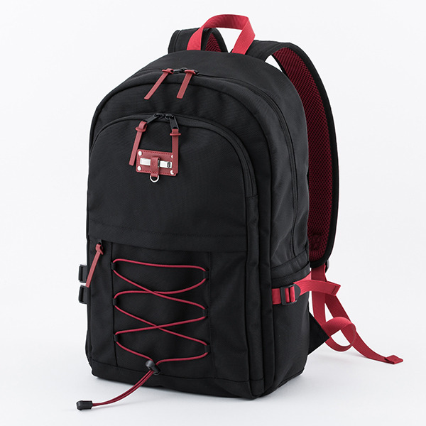 佐久間まゆモデル バッグ 15,000円(税別)（C）BANDAI NAMCO Entertainment Inc.