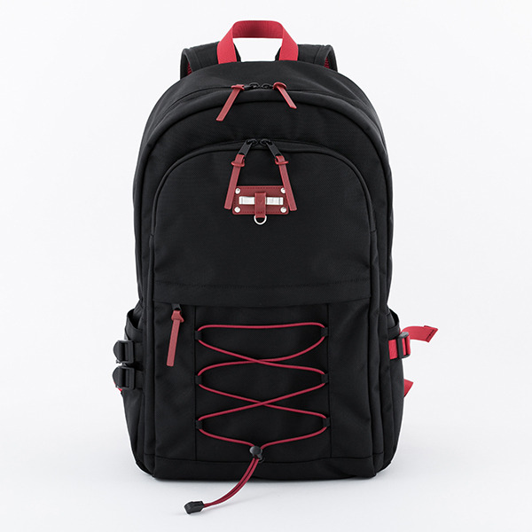 佐久間まゆモデル バッグ 15,000円(税別)（C）BANDAI NAMCO Entertainment Inc.