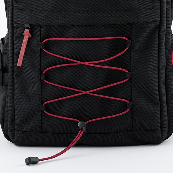 佐久間まゆモデル バッグ 15,000円(税別)（C）BANDAI NAMCO Entertainment Inc.