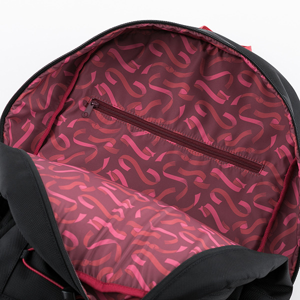 佐久間まゆモデル バッグ 15,000円(税別)（C）BANDAI NAMCO Entertainment Inc.