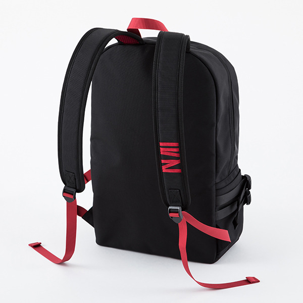 佐久間まゆモデル バッグ 15,000円(税別)（C）BANDAI NAMCO Entertainment Inc.