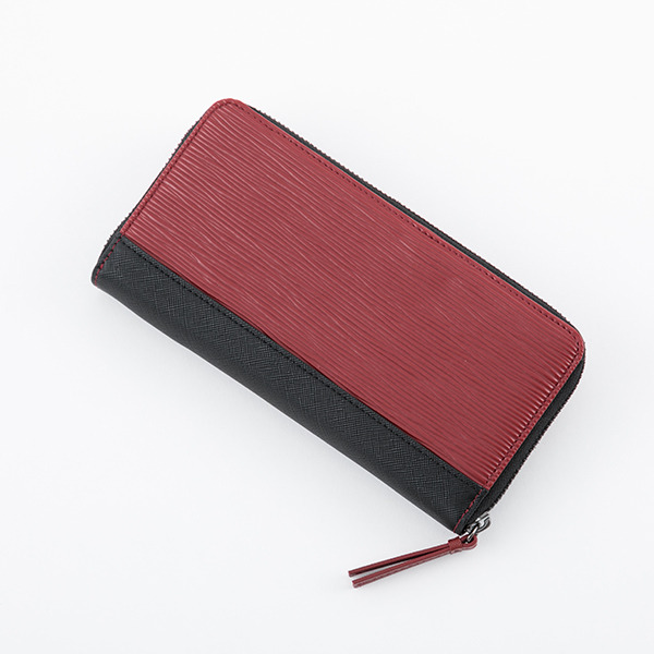 佐久間まゆモデル 財布 11,000円(税別))（C）BANDAI NAMCO Entertainment Inc.