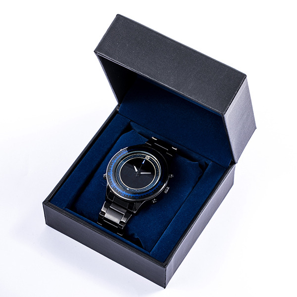 鷺沢文香モデル 腕時計 19,800円(税別)（C）BANDAI NAMCO Entertainment Inc.