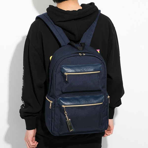 鷺沢文香モデル バッグ 15,000円(税別)（C）BANDAI NAMCO Entertainment Inc.