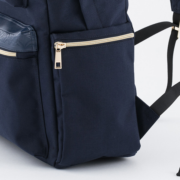 鷺沢文香モデル バッグ 15,000円(税別)（C）BANDAI NAMCO Entertainment Inc.